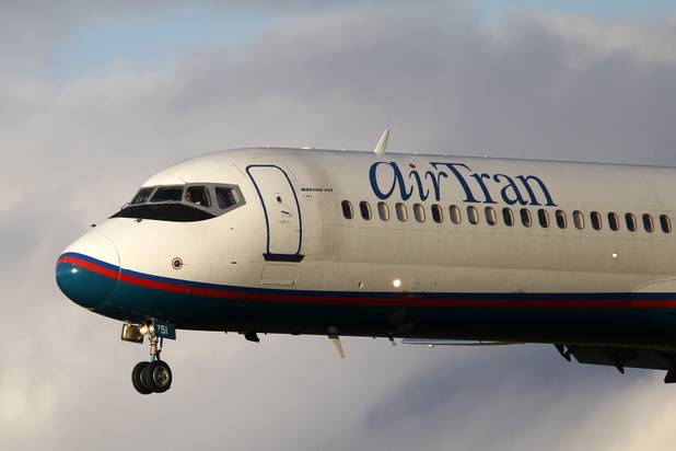 An AirTran jet approaches Philadelphia International Airport in October 2010.