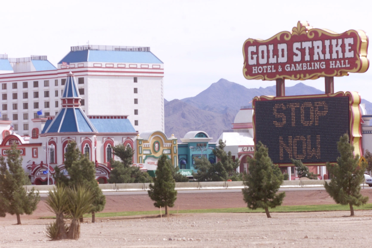 Details about   Vintage Gold Strike Hotel Casino Jean Nevada room door key card #3 